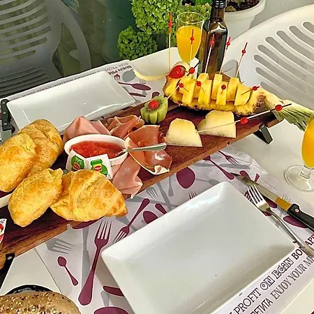 Calatabarca Couette-café 4*