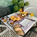 Oda ve Kahvaltı Calatabarca